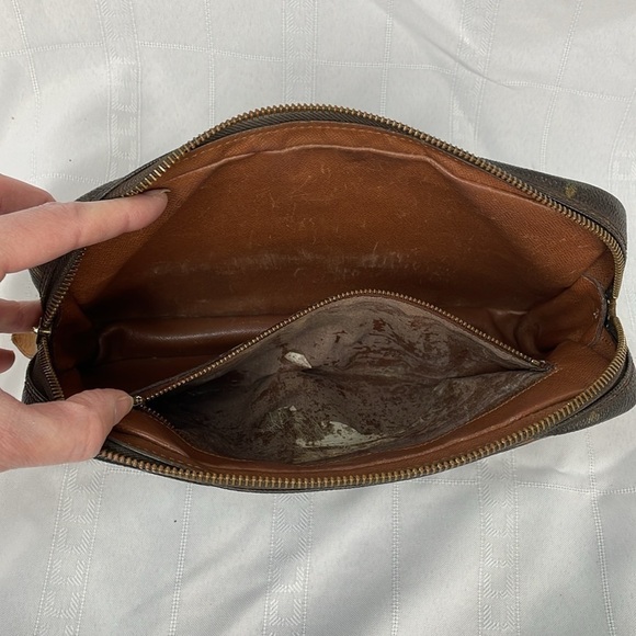 Louis Vuitton Monogram Pochette Pouch Clutch Toiletry Bag - Picture 15 of 17